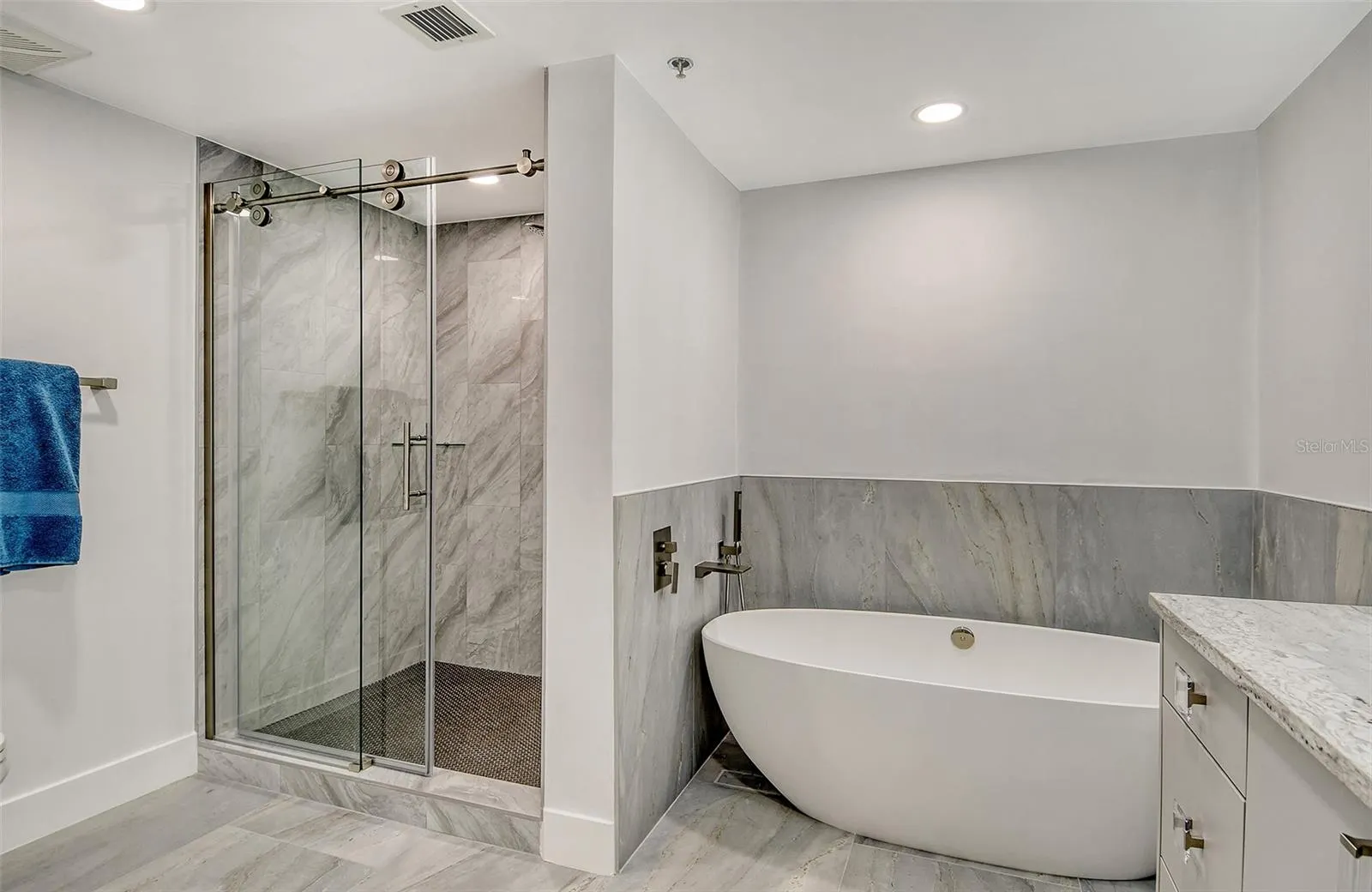 1255 N GULFSTREAM AVE #702, #702