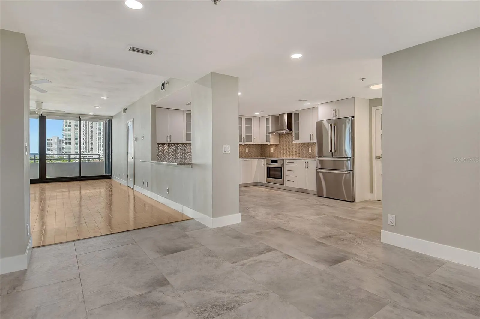 1255 N GULFSTREAM AVE #702, #702