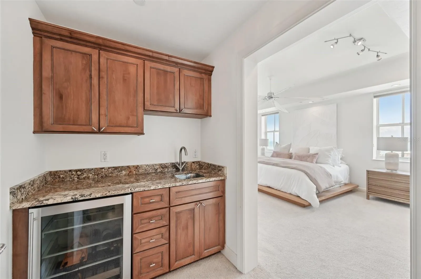 258 GOLDEN GATE PT #801, #801