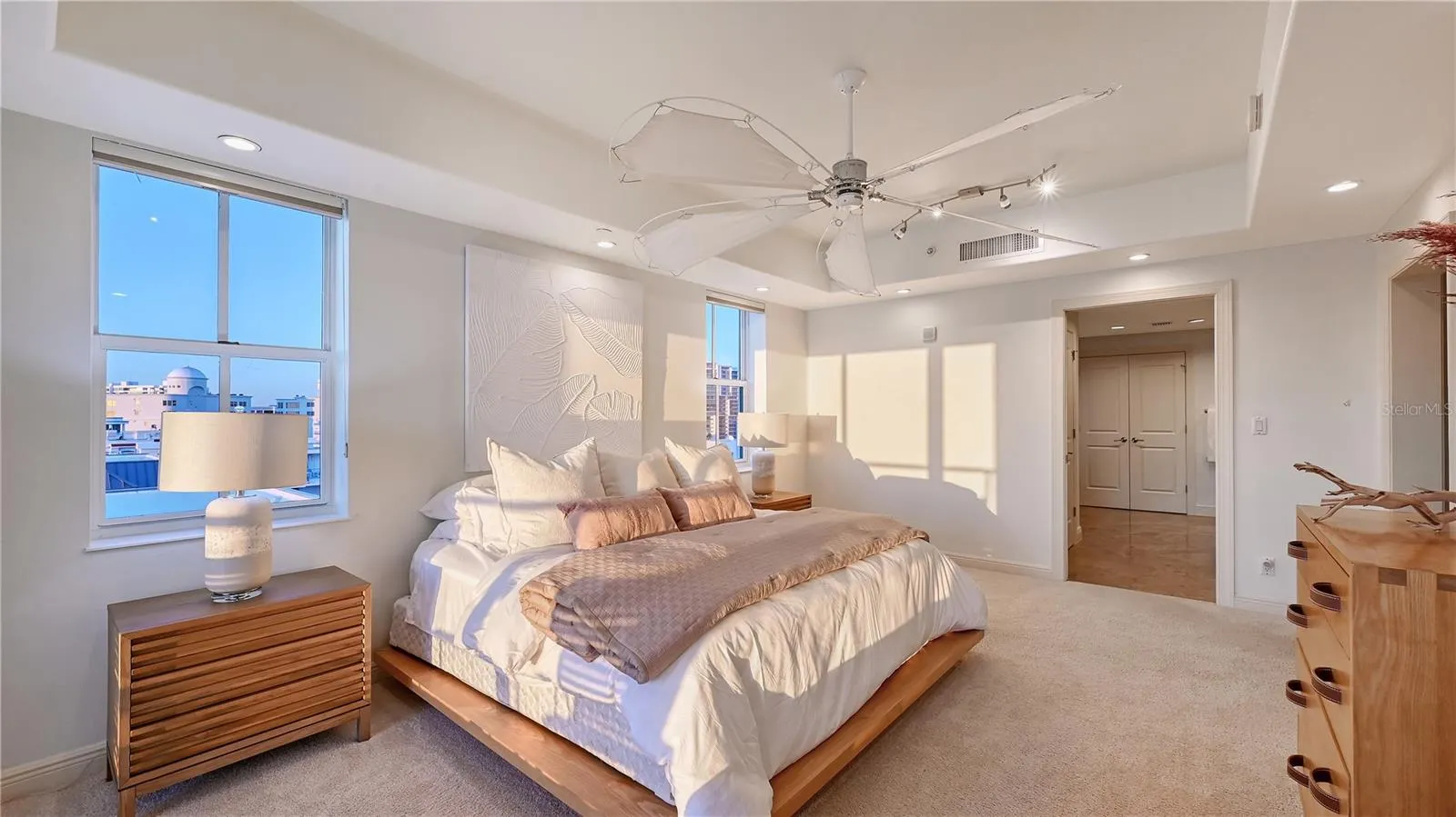 258 GOLDEN GATE PT #801, #801