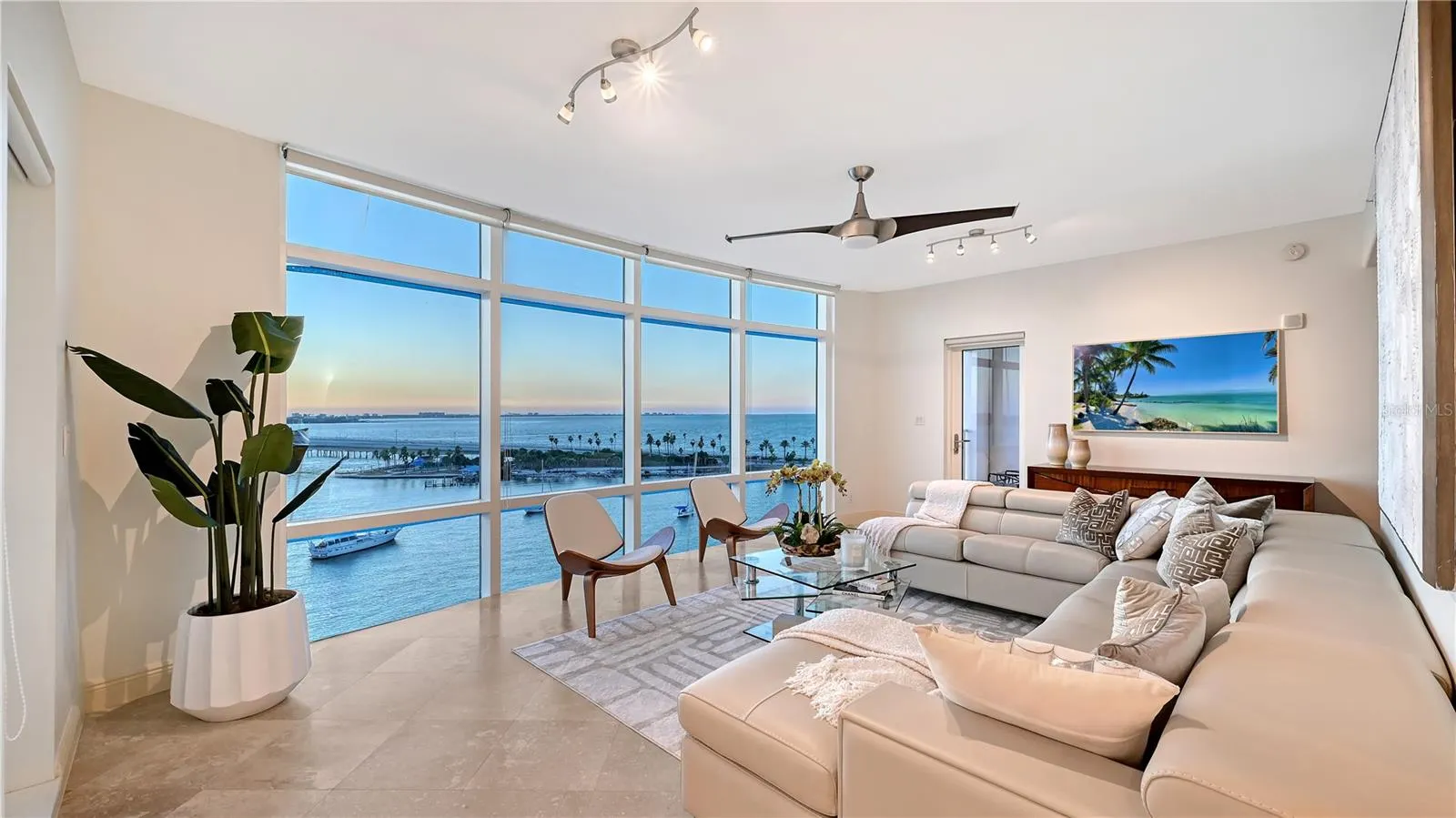 258 GOLDEN GATE PT #801, #801