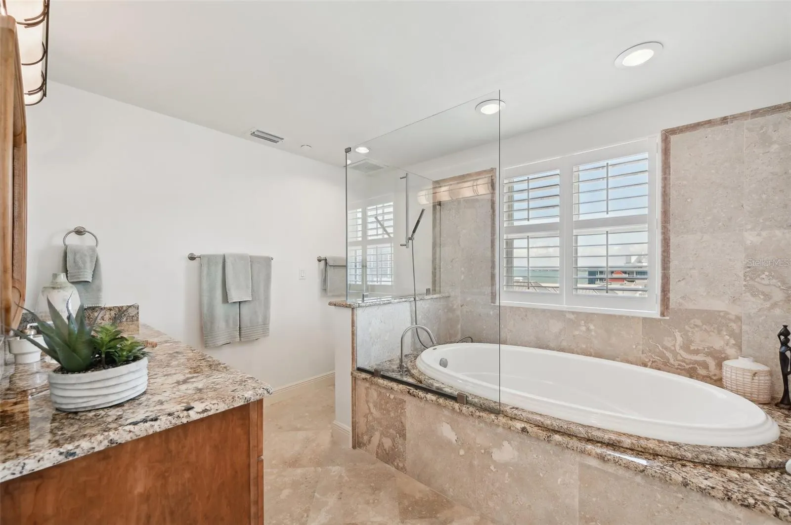 258 GOLDEN GATE PT #801, #801