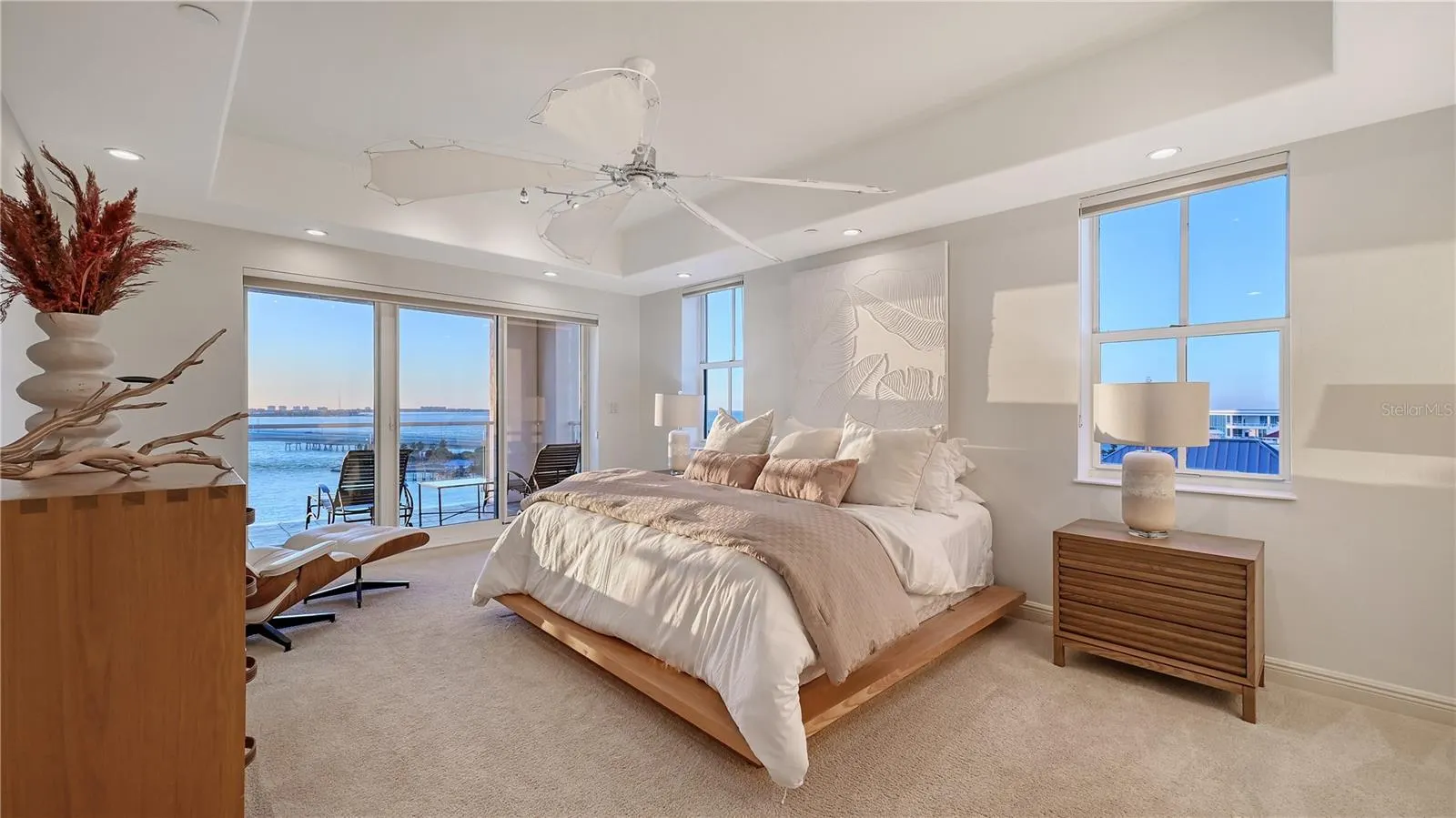 258 GOLDEN GATE PT #801, #801