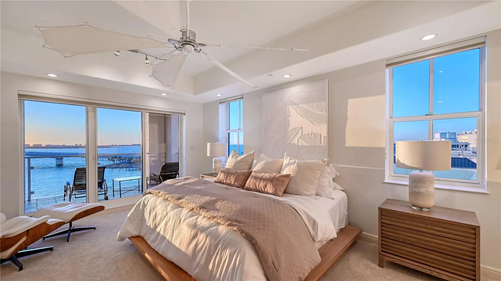 258 GOLDEN GATE PT #801, #801