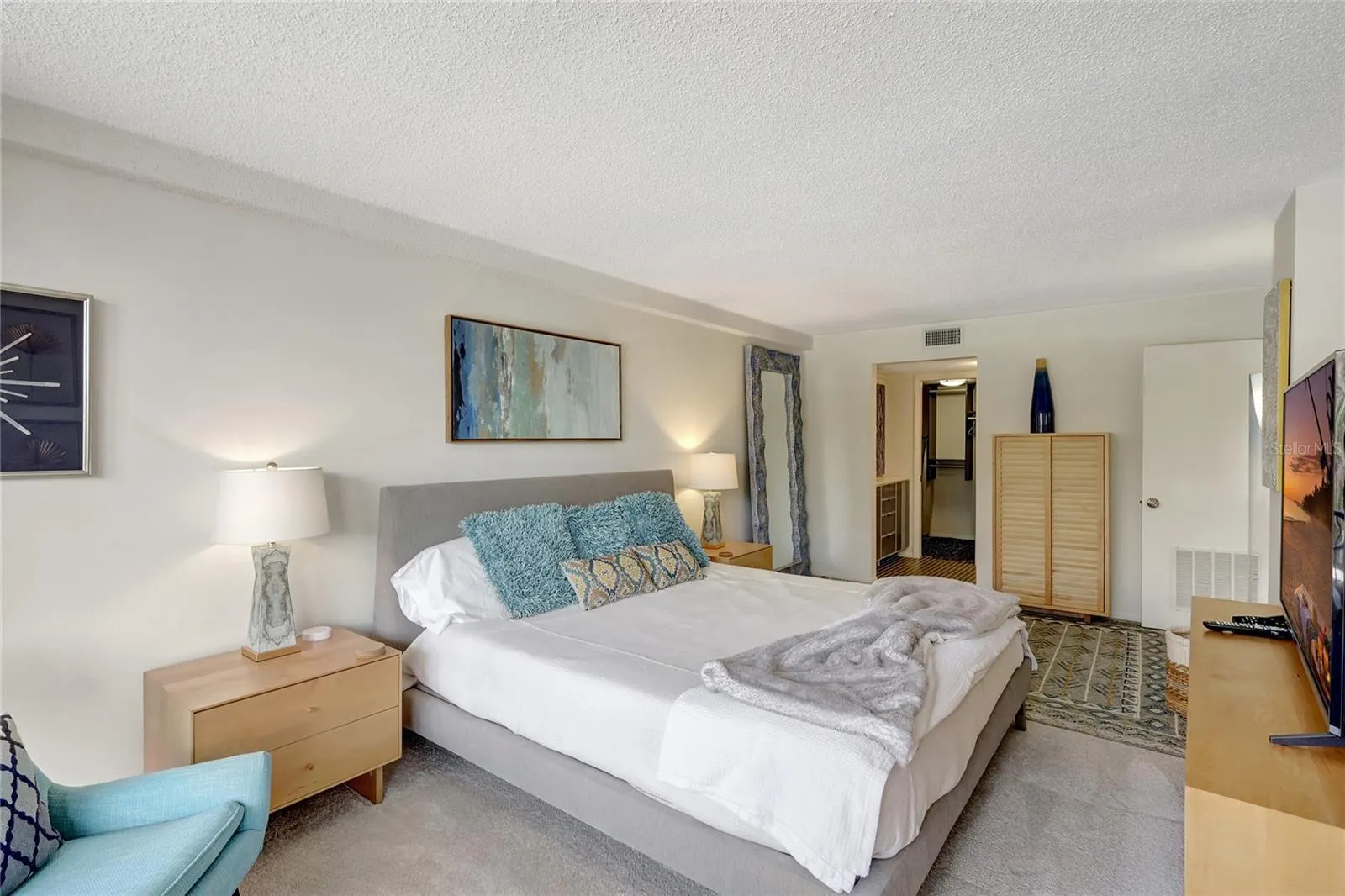 6415 MIDNIGHT PASS RD #211, #211