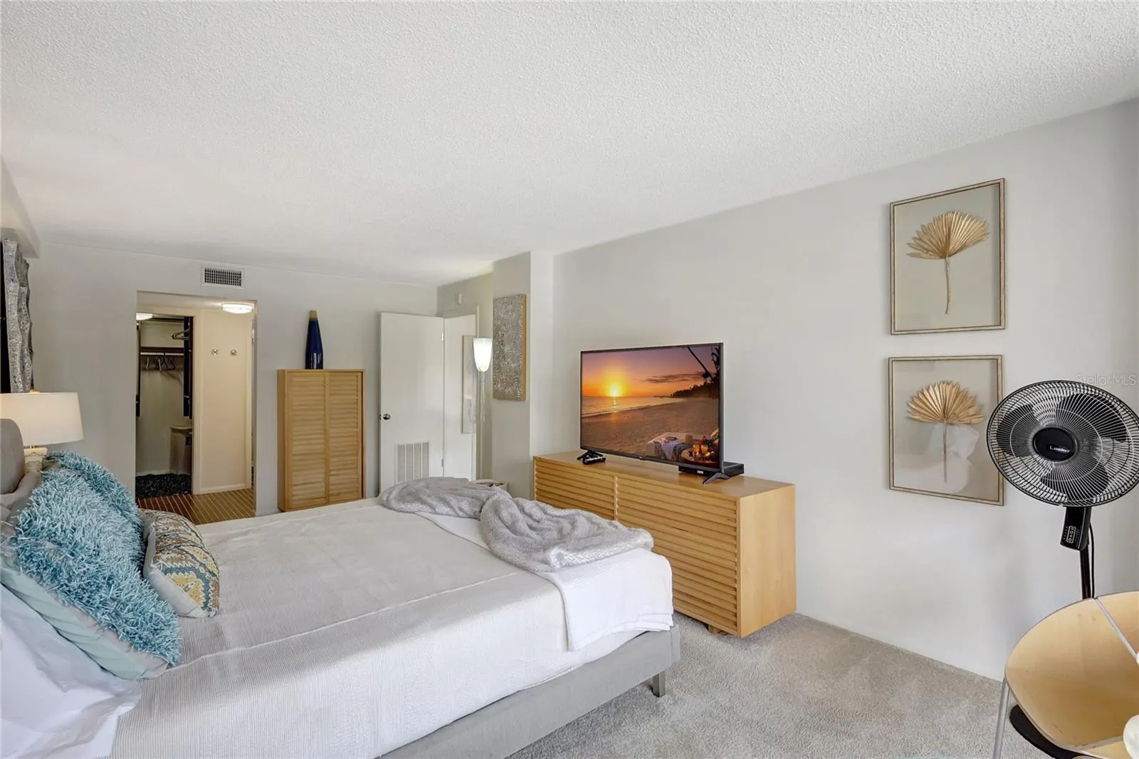 6415 MIDNIGHT PASS RD #211, #211