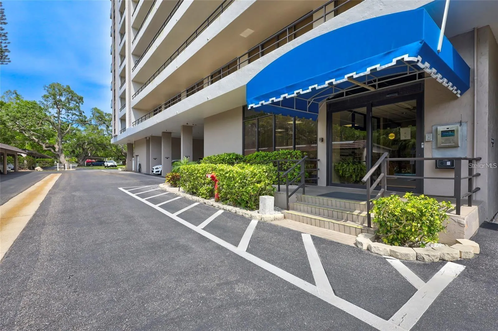 6415 MIDNIGHT PASS RD #211, #211