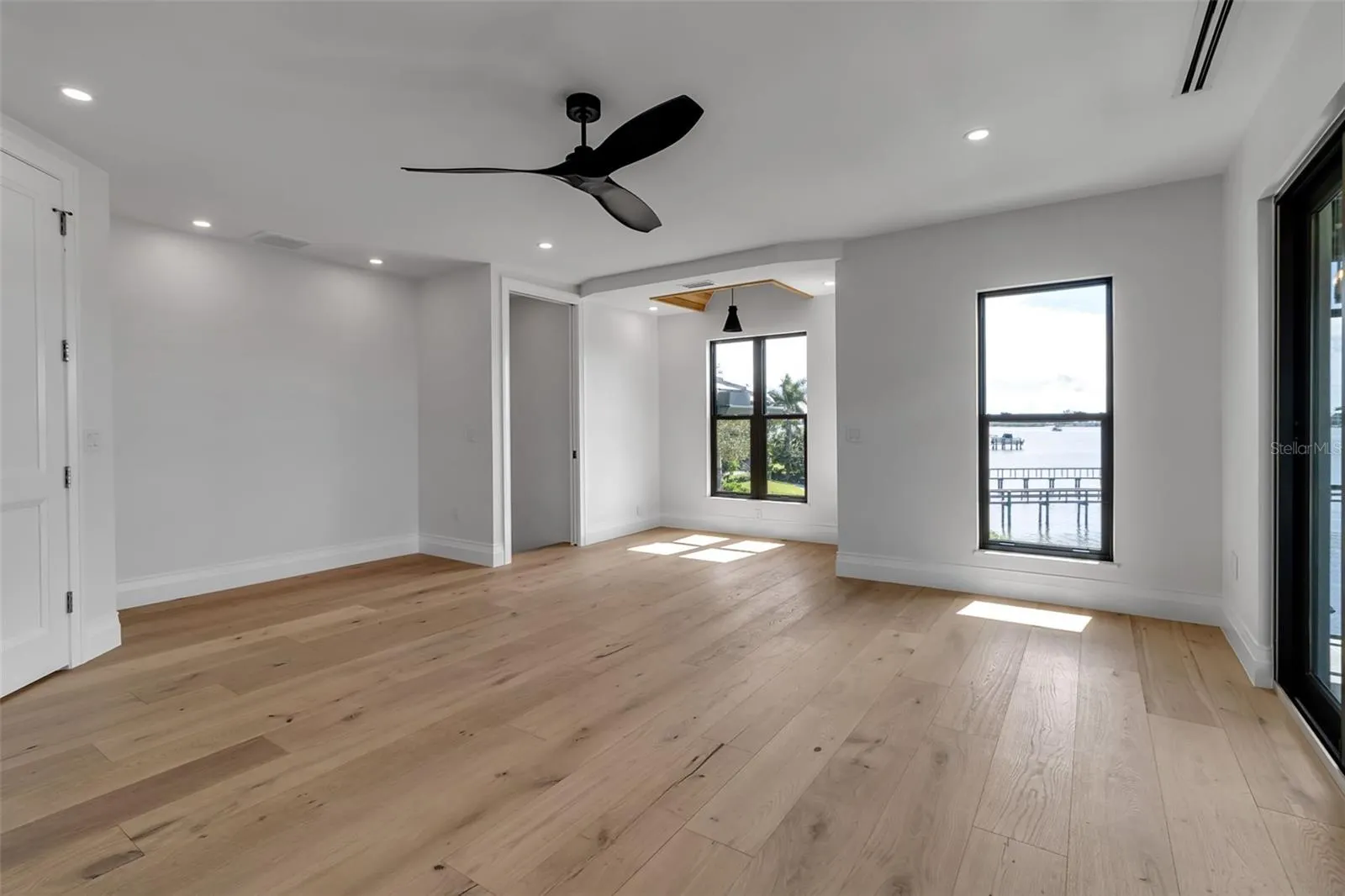 2513 BAYSHORE RD