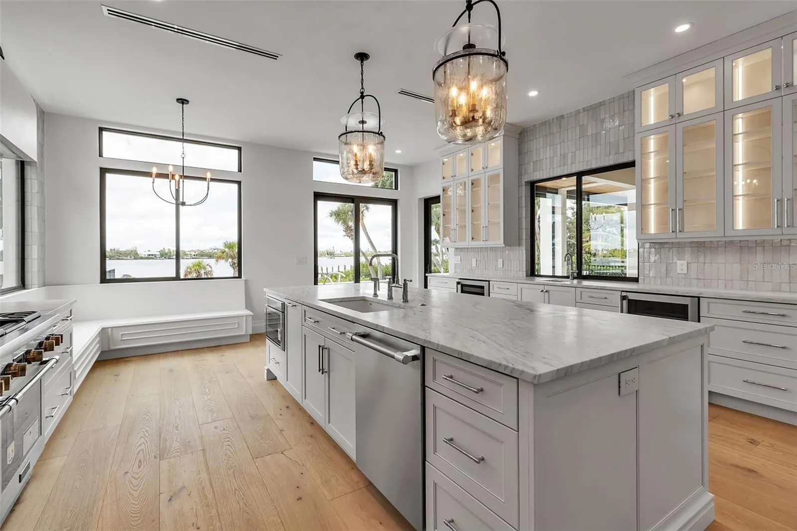 2513 BAYSHORE RD