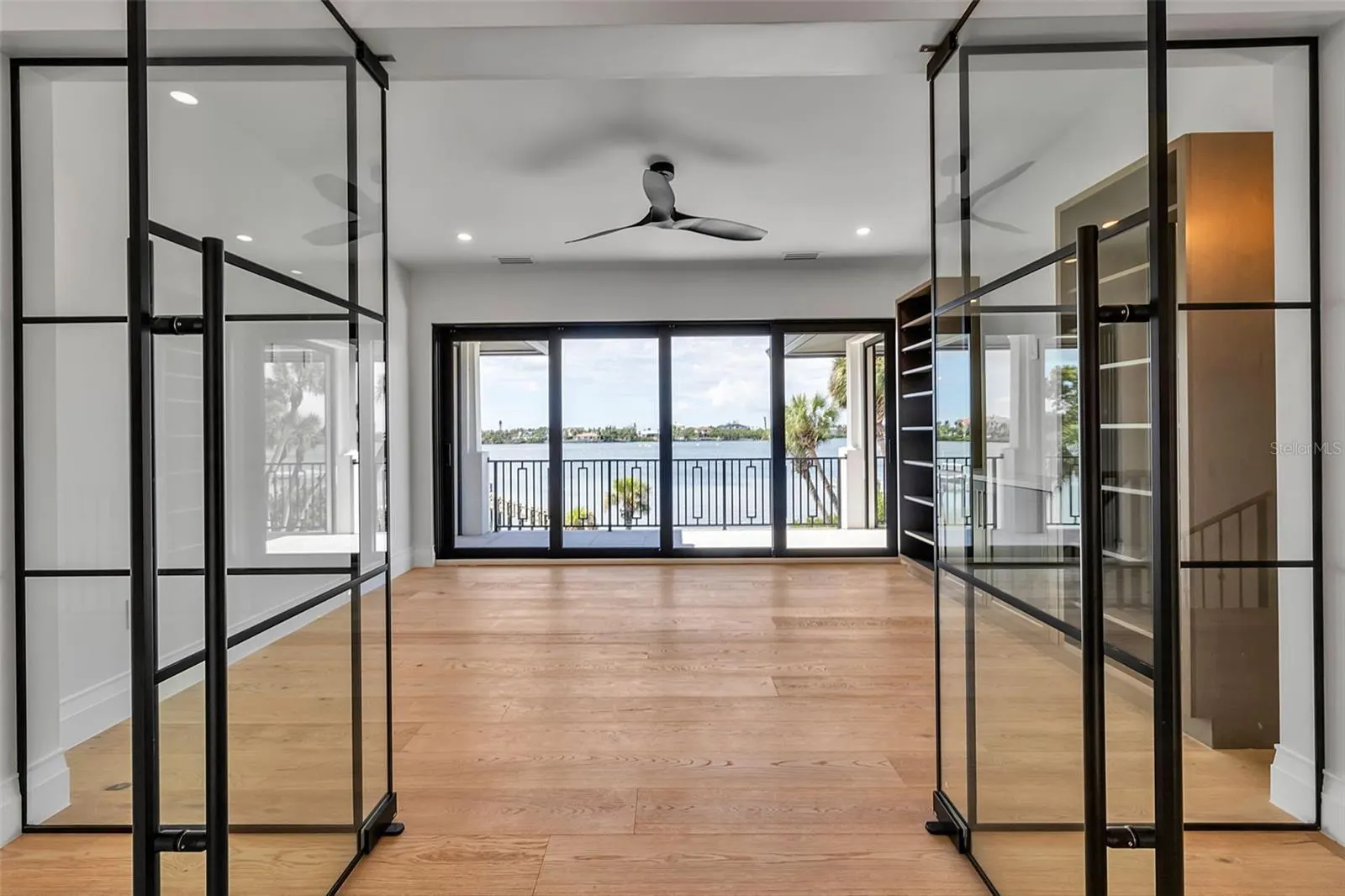 2513 BAYSHORE RD