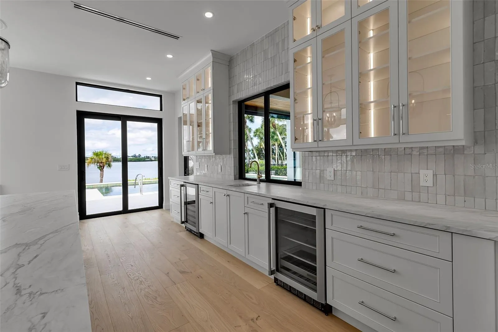 2513 BAYSHORE RD