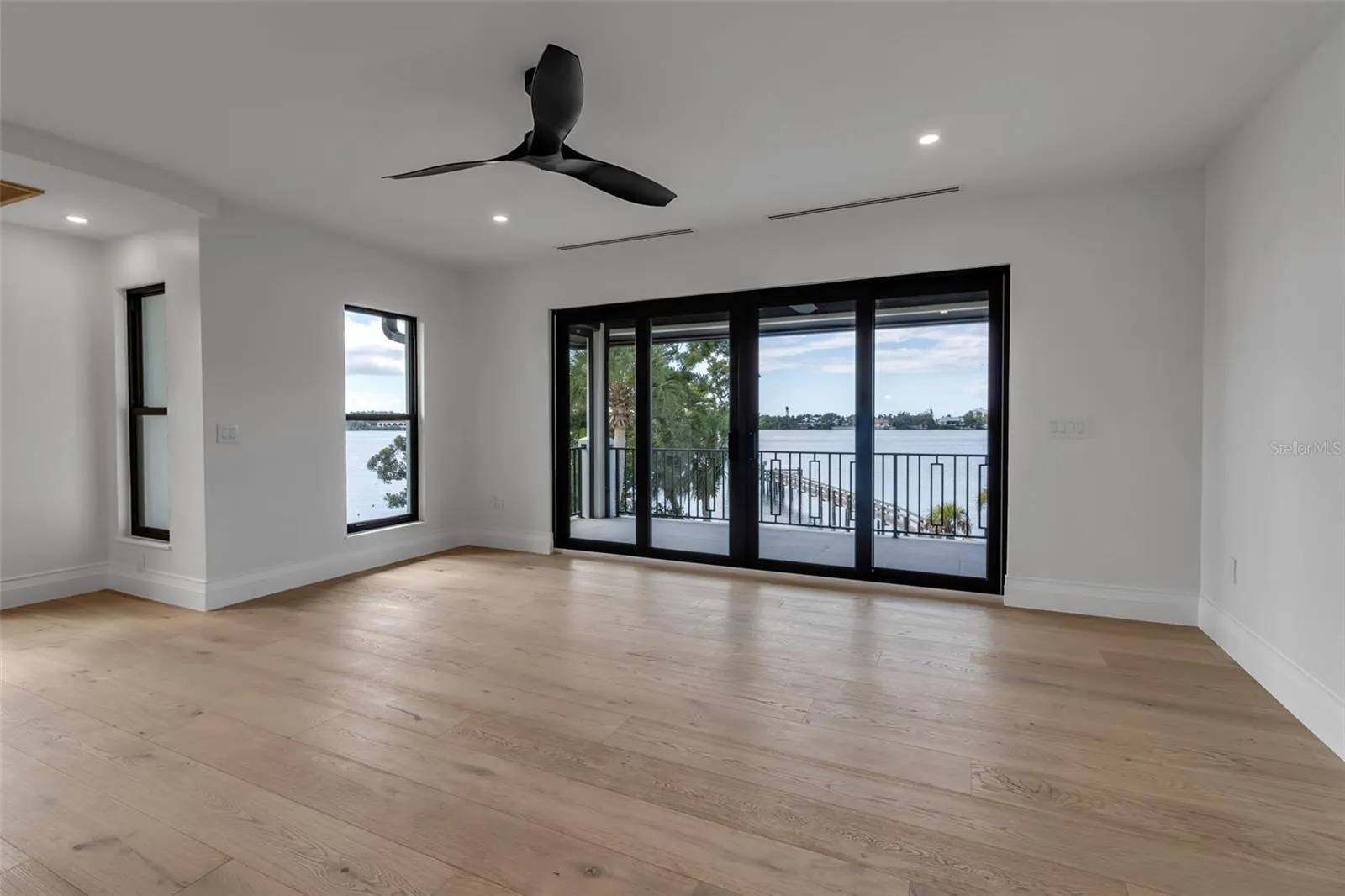 2513 BAYSHORE RD