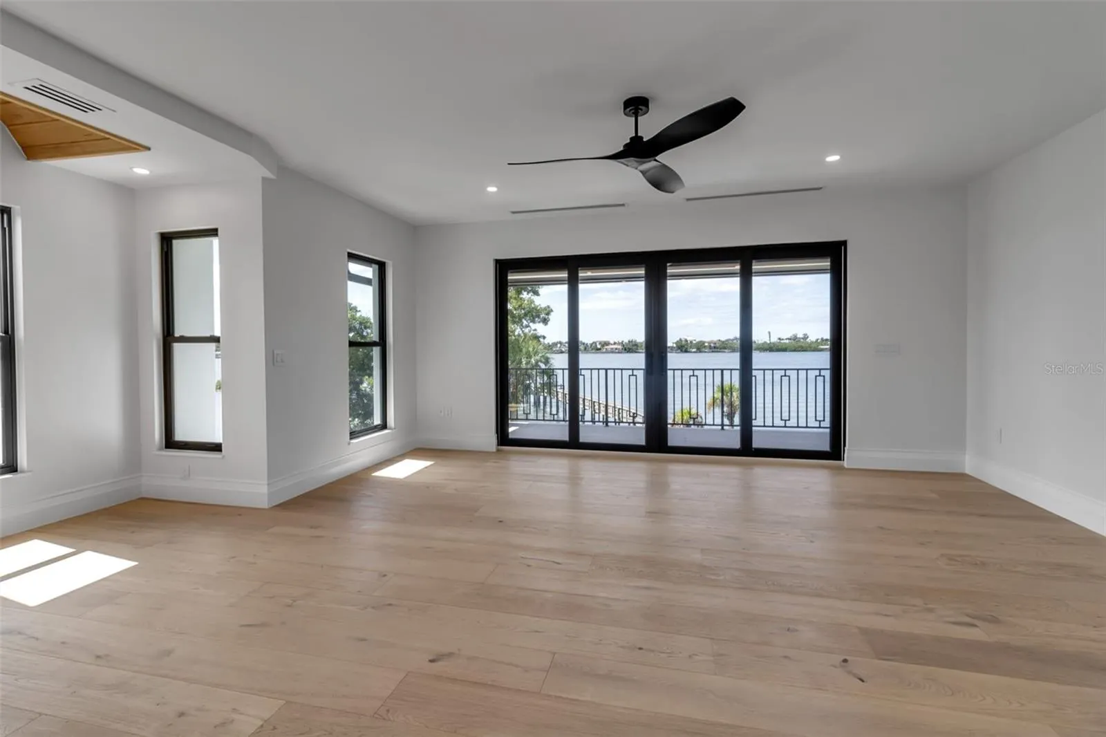 2513 BAYSHORE RD