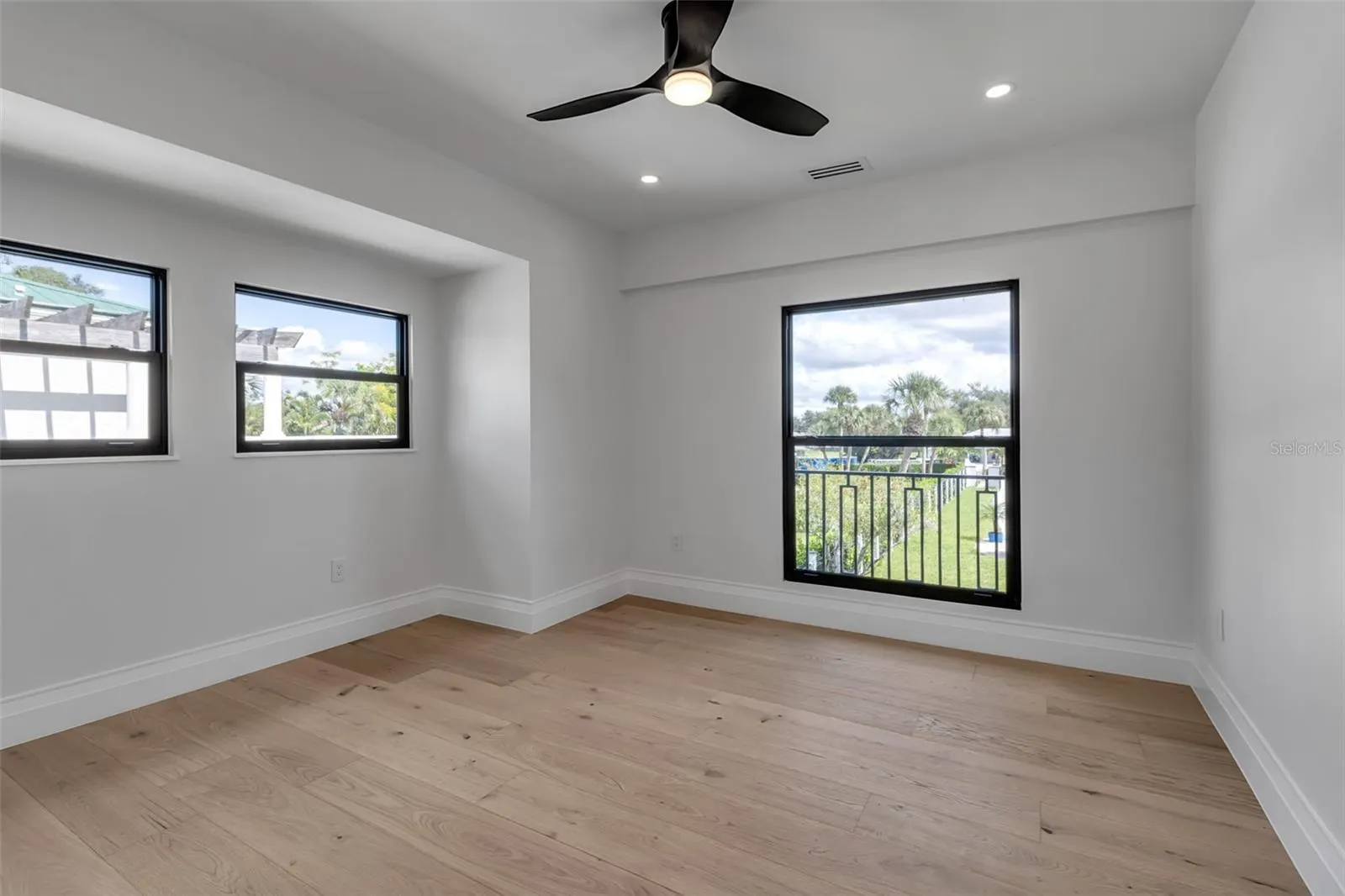 2513 BAYSHORE RD