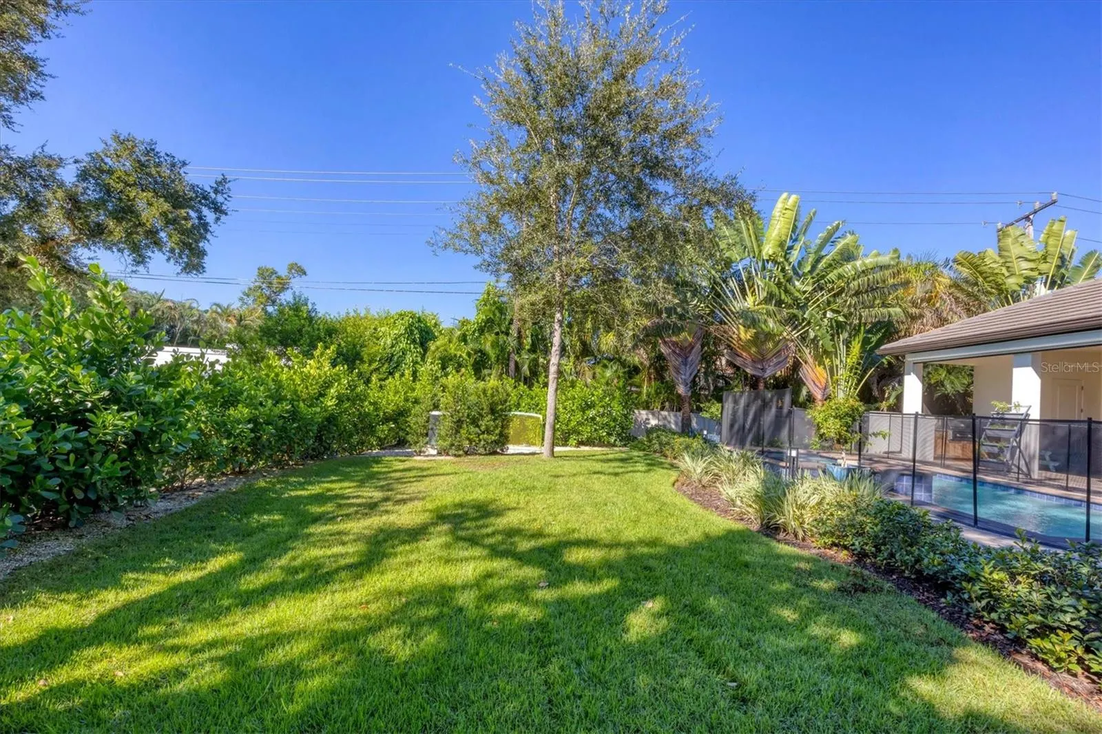 1614 BAY RD