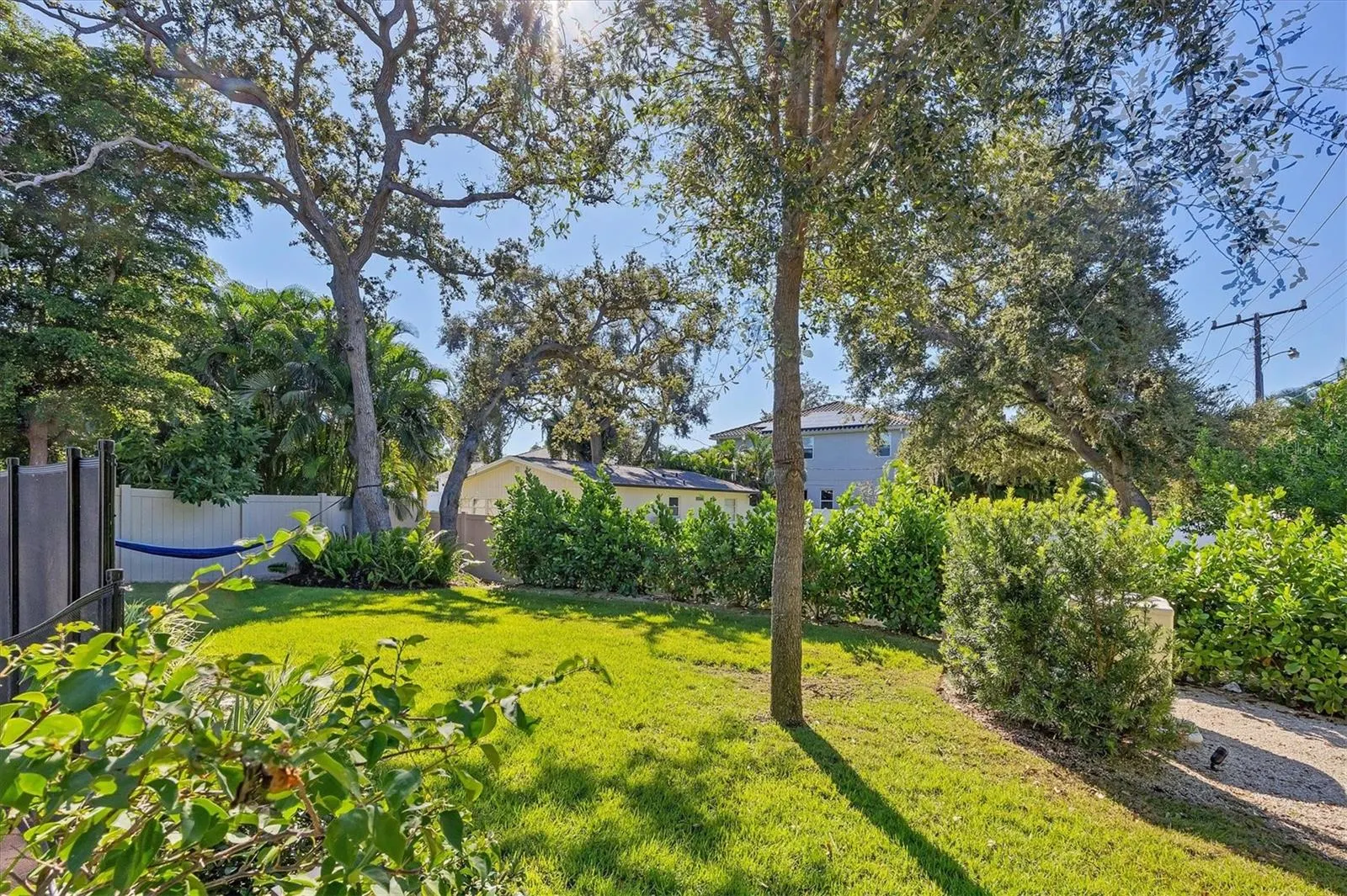 1614 BAY RD