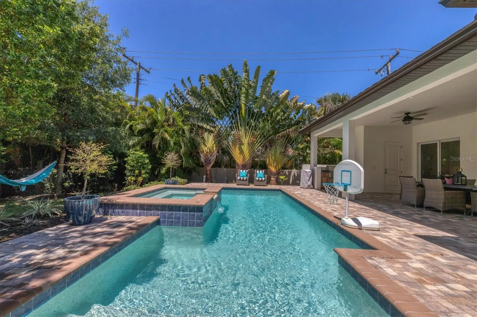 1614 BAY RD