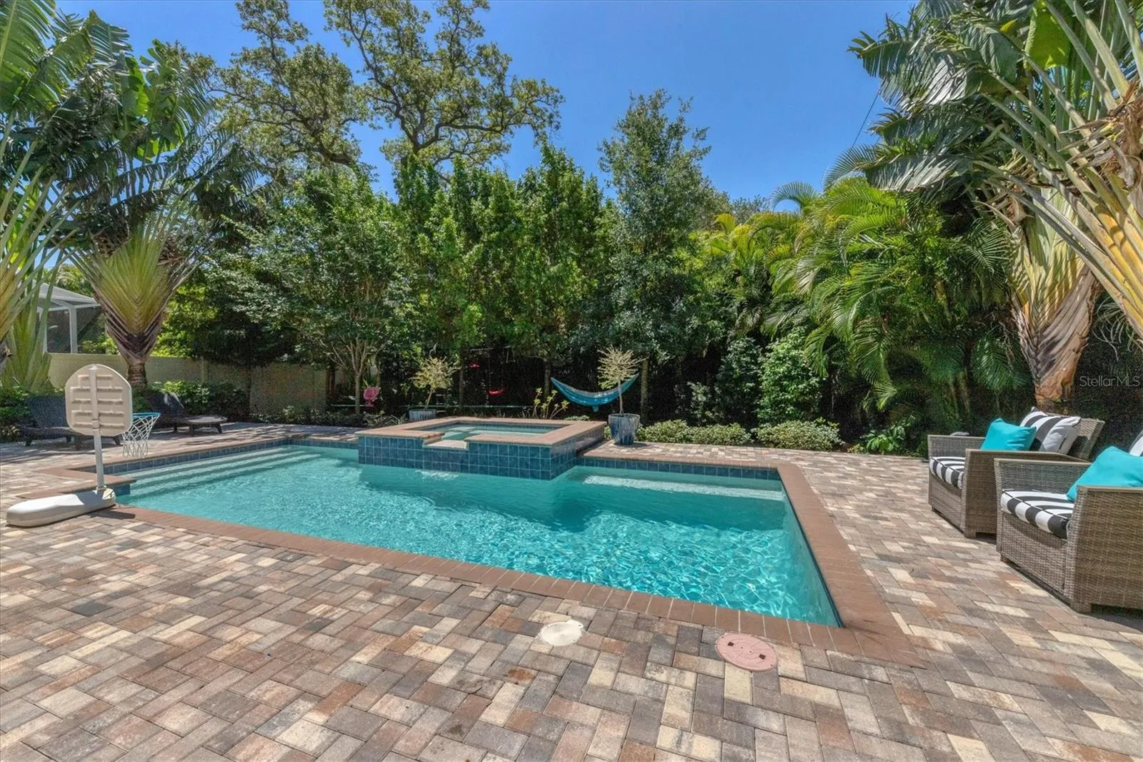 1614 BAY RD