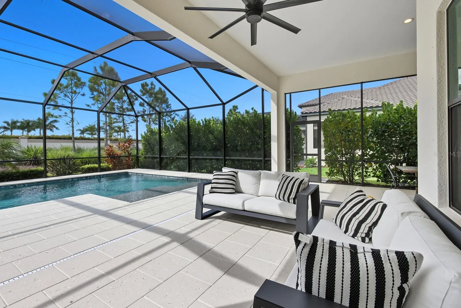 300 BOCELLI DR