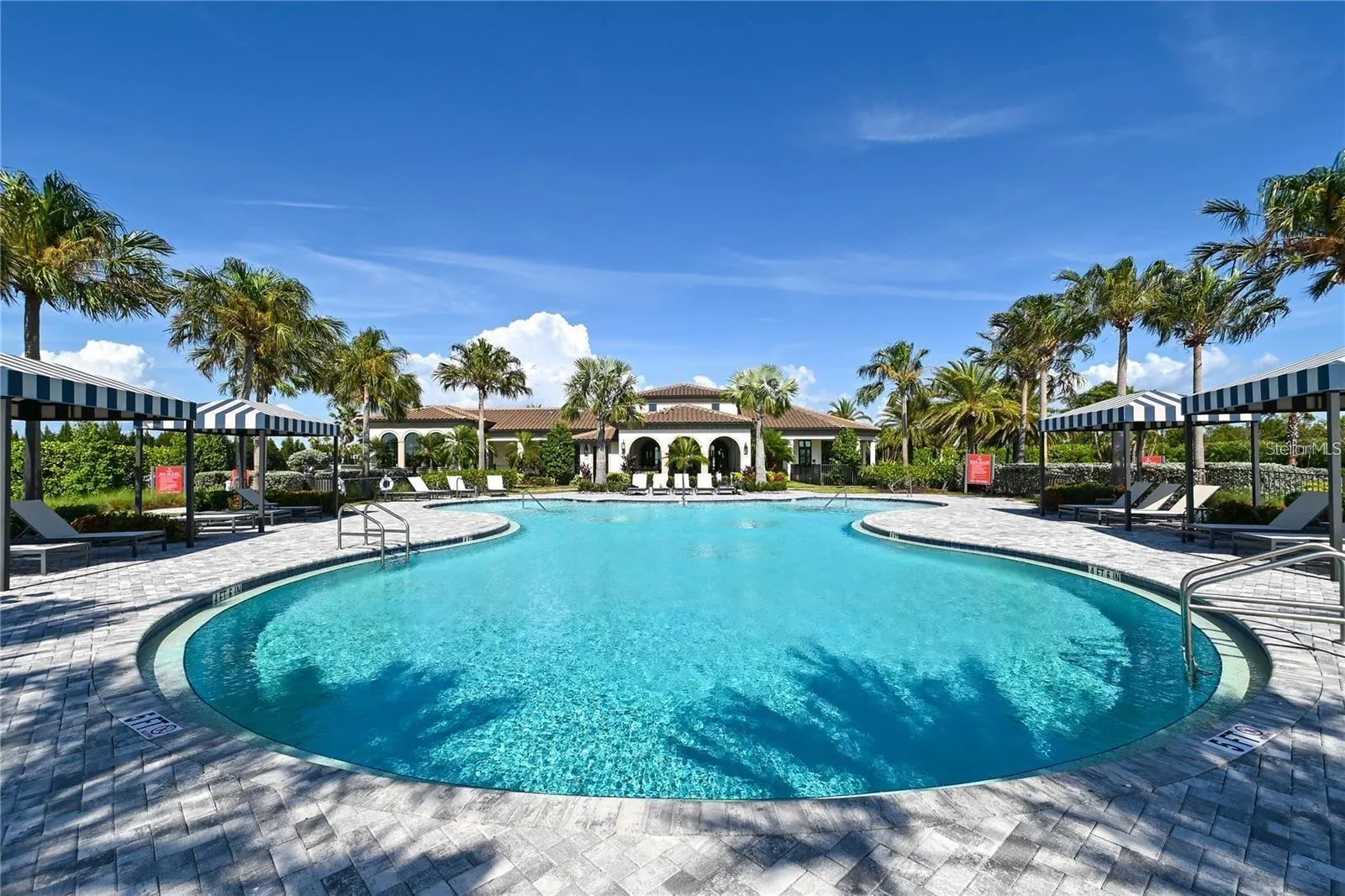 300 BOCELLI DR