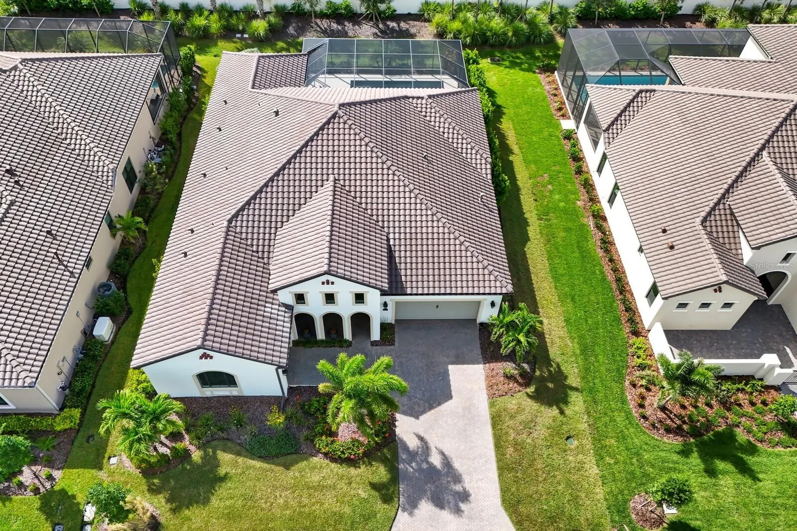300 BOCELLI DR