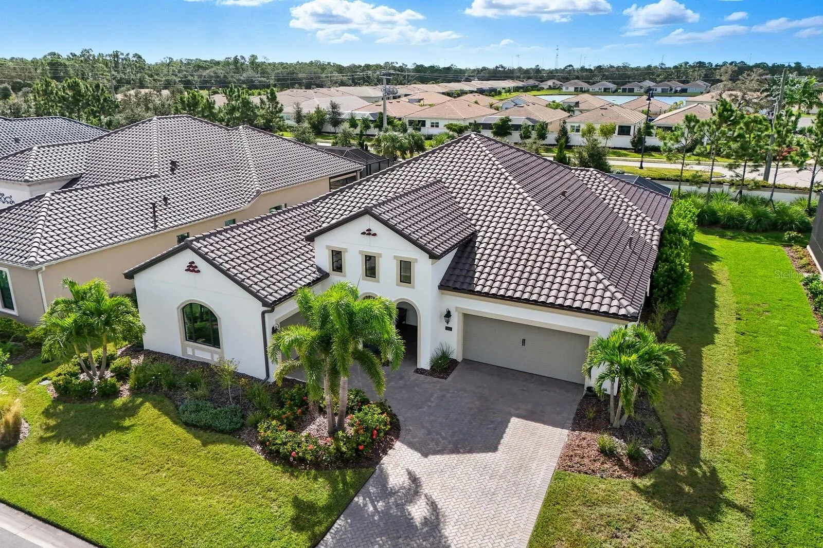 300 BOCELLI DR