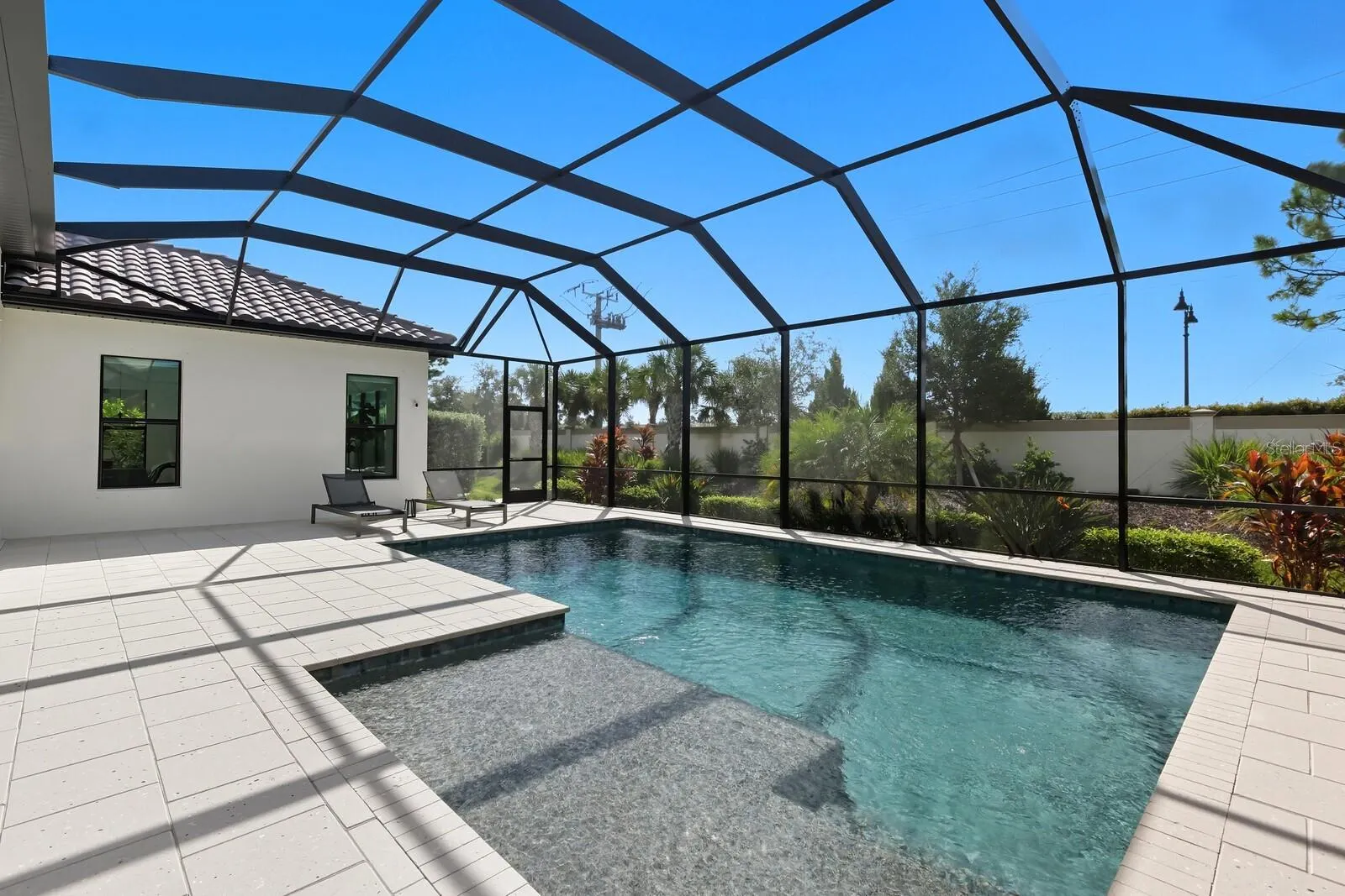 300 BOCELLI DR