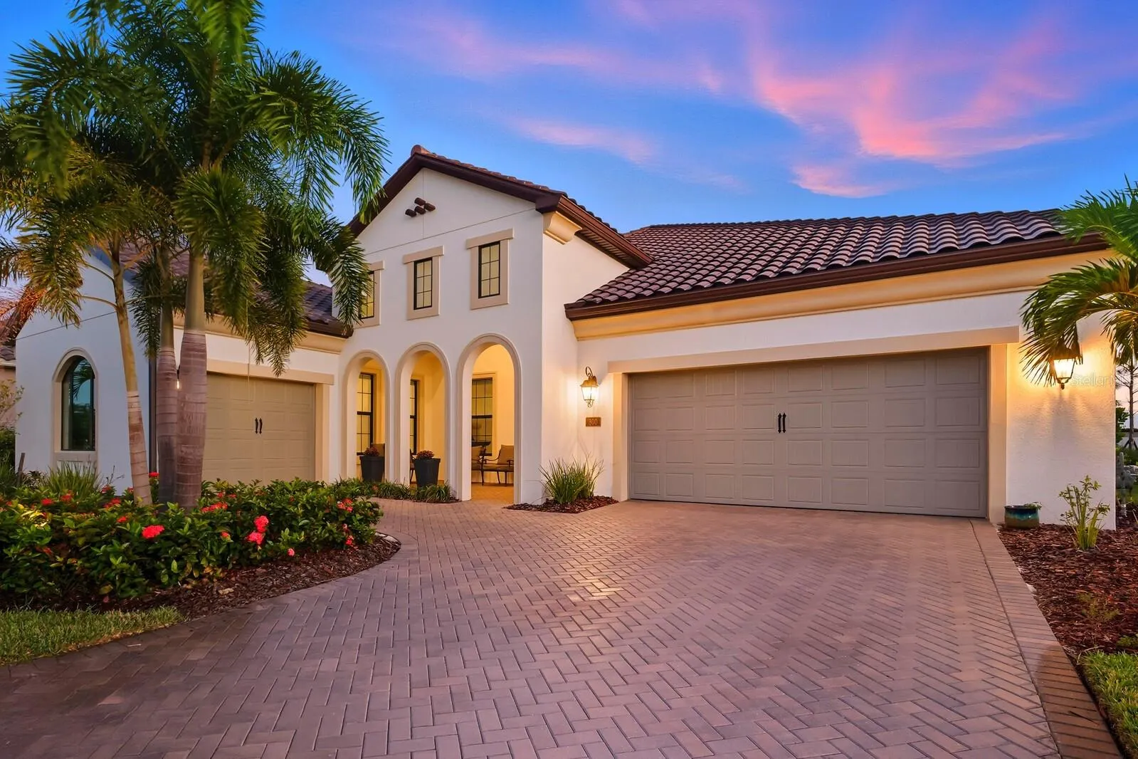 300 BOCELLI DR