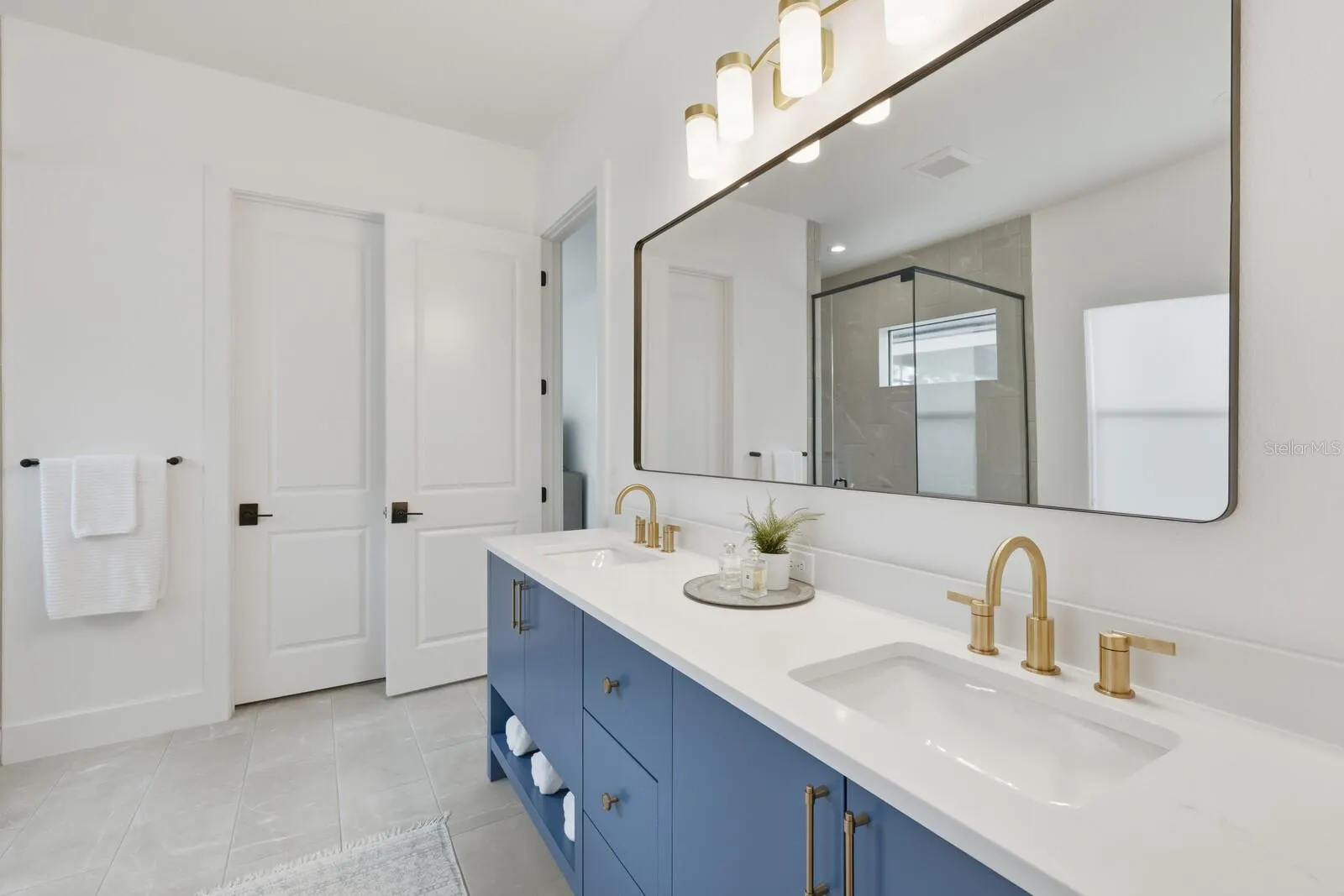 300 BOCELLI DR