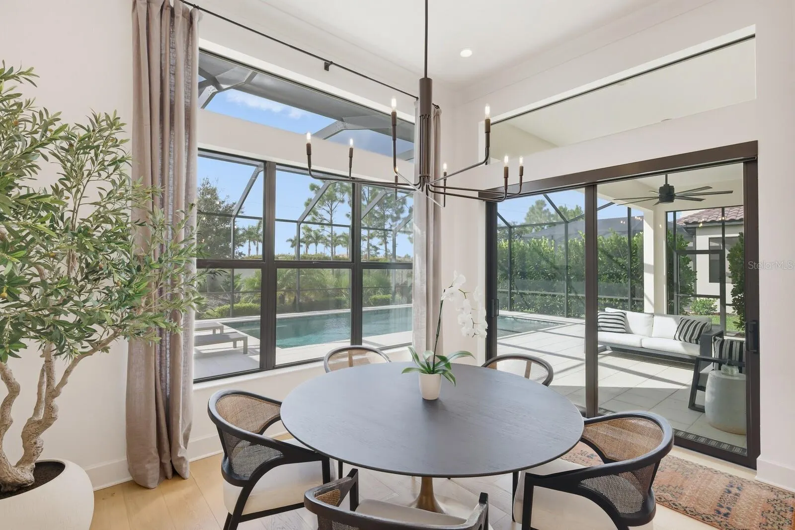 300 BOCELLI DR
