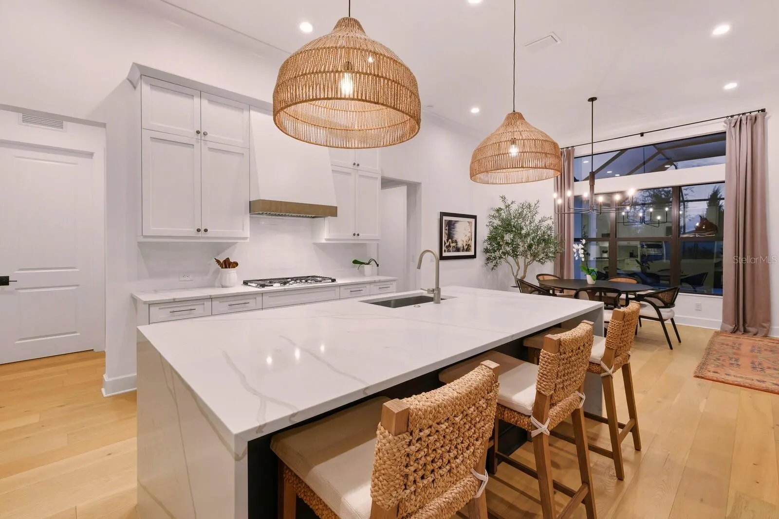 300 BOCELLI DR