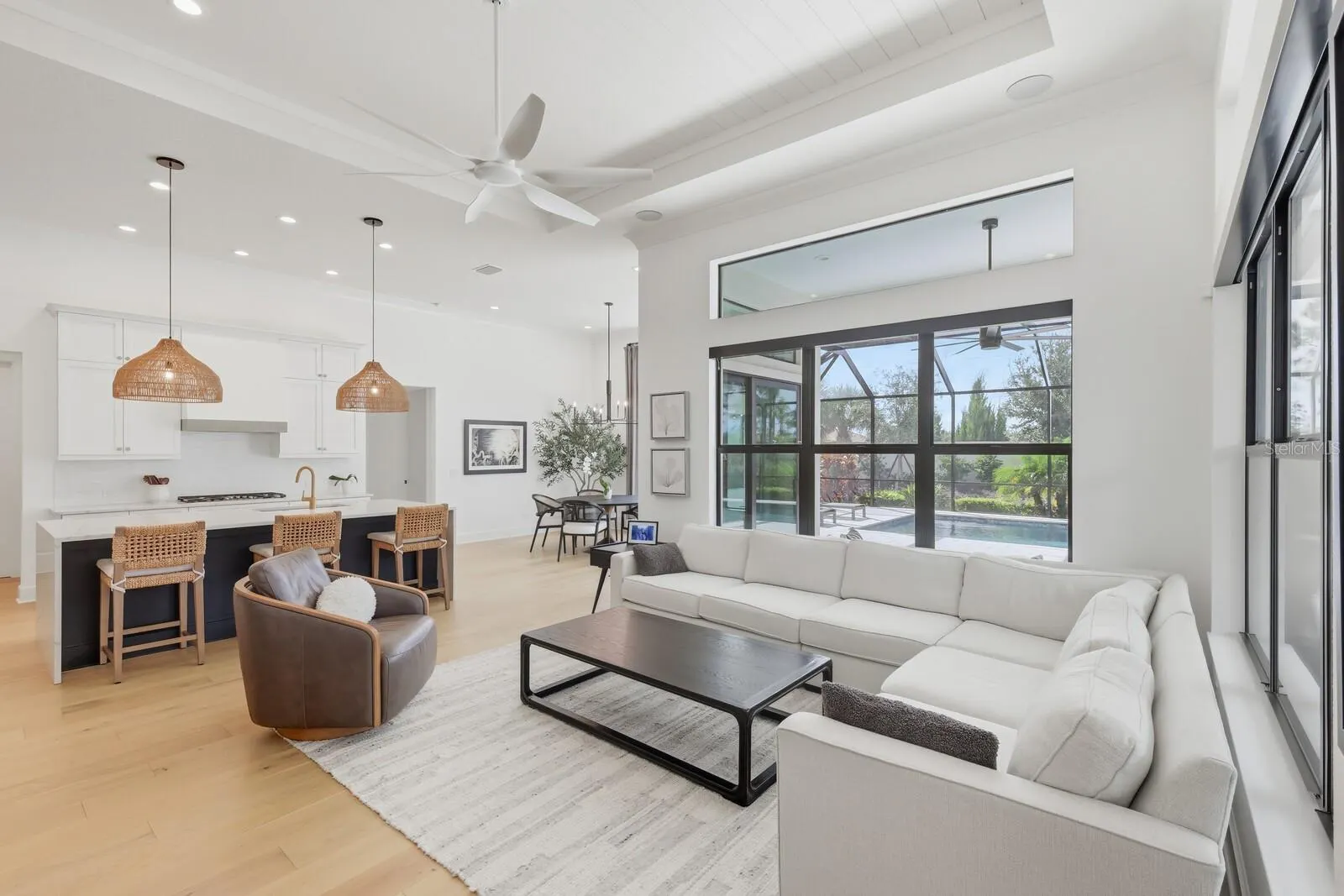 300 BOCELLI DR