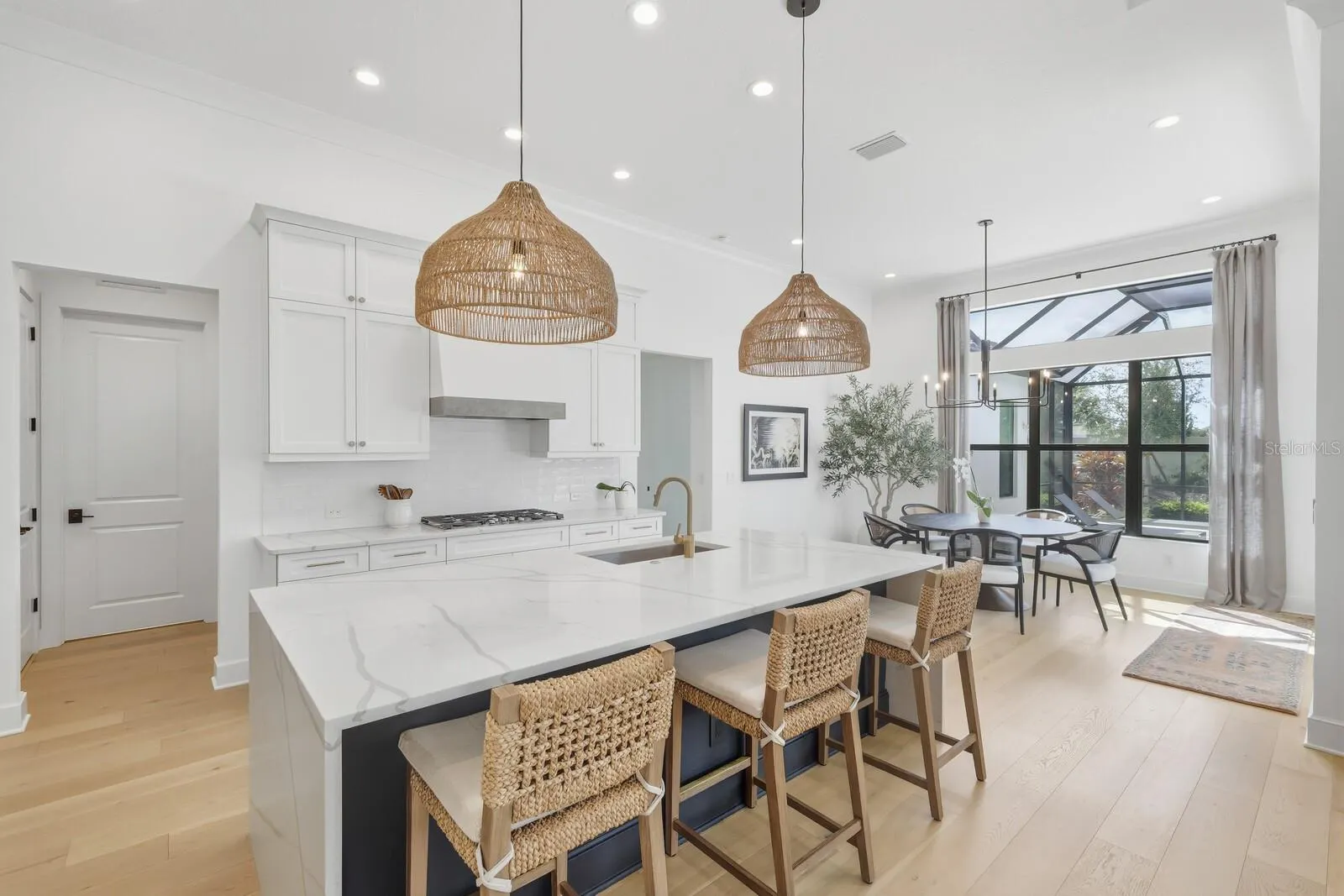 300 BOCELLI DR