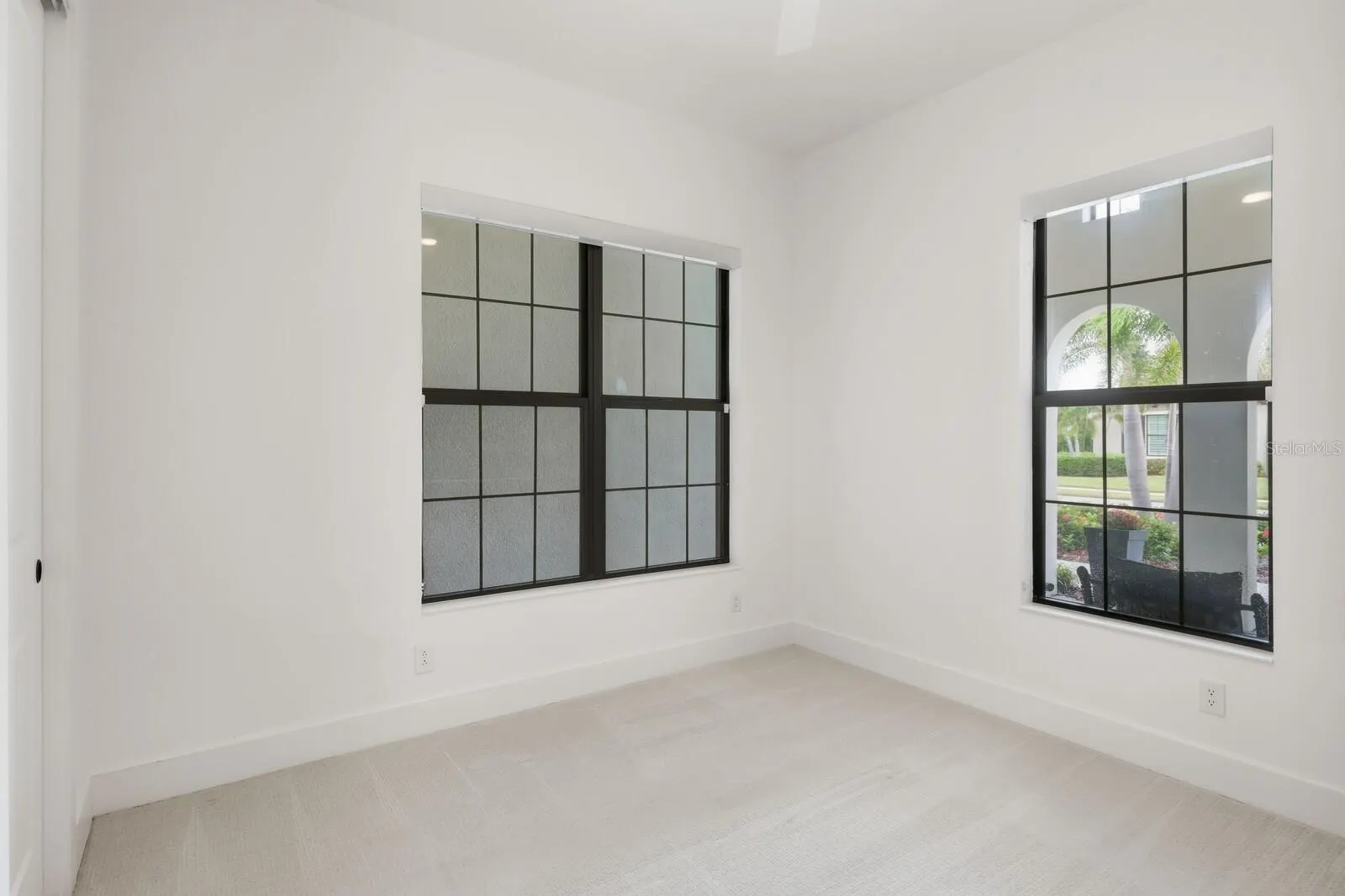 300 BOCELLI DR