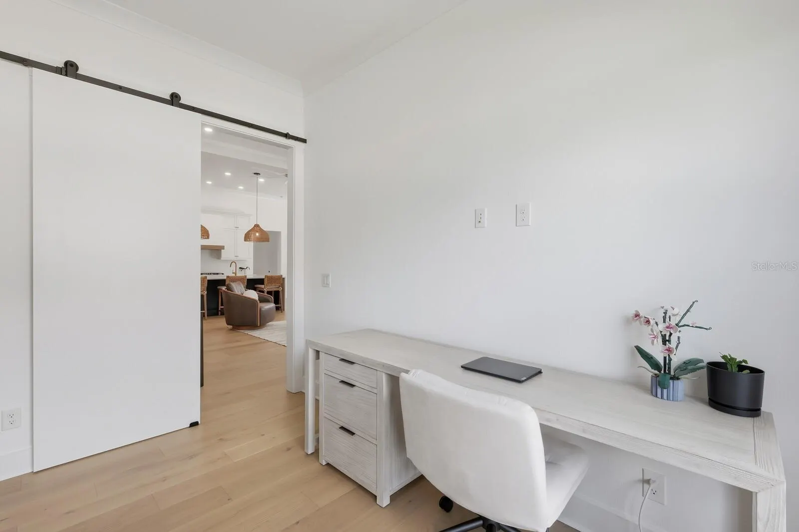 300 BOCELLI DR