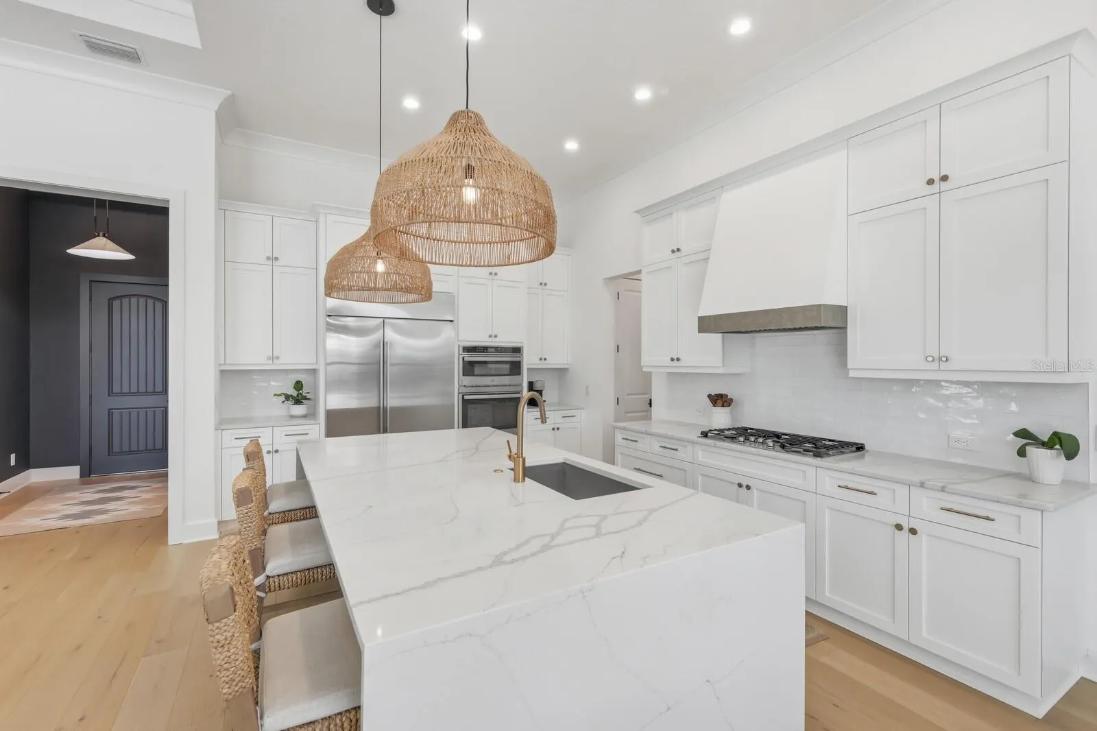 300 BOCELLI DR
