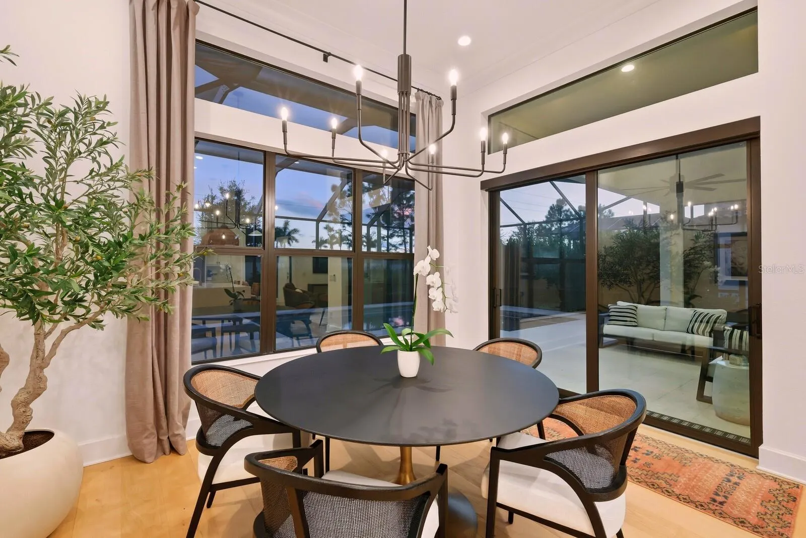 300 BOCELLI DR
