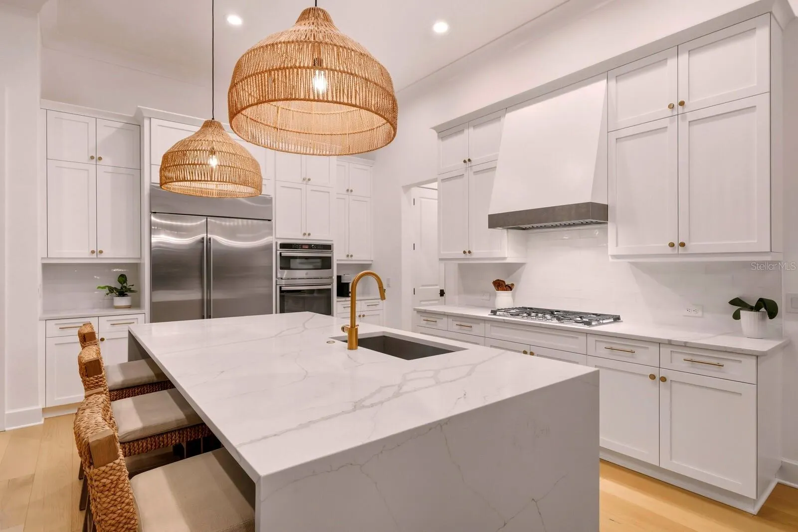 300 BOCELLI DR