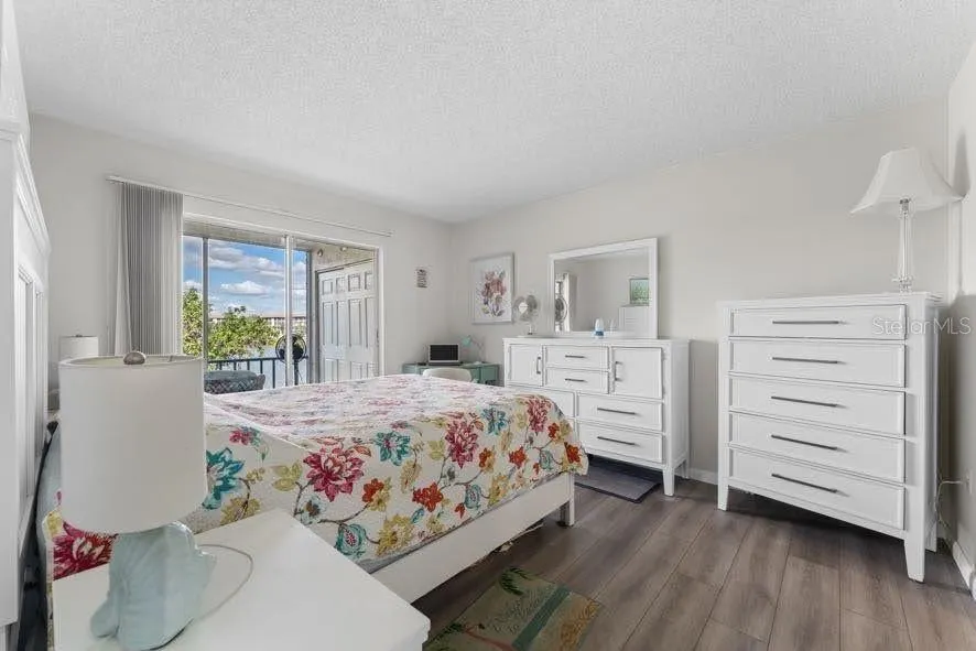 3915 LAKE BAYSHORE DR #Bldg F 306, #Bldg F 306