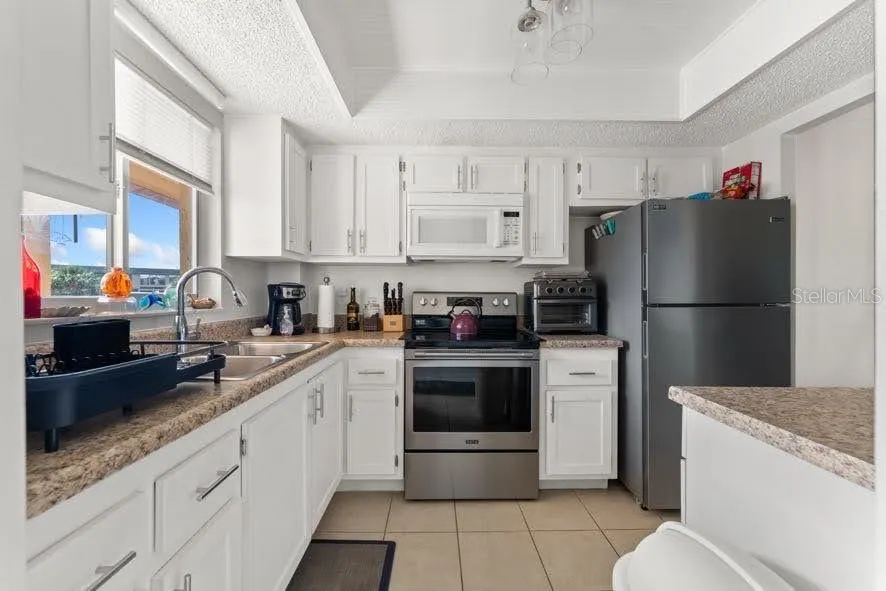 3915 LAKE BAYSHORE DR #Bldg F 306, #Bldg F 306