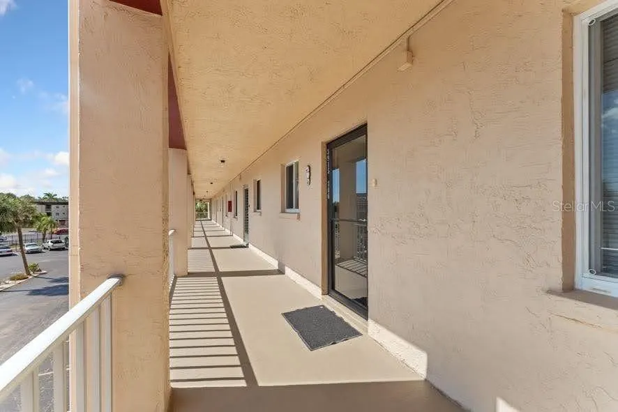 3915 LAKE BAYSHORE DR #Bldg F 306, #Bldg F 306