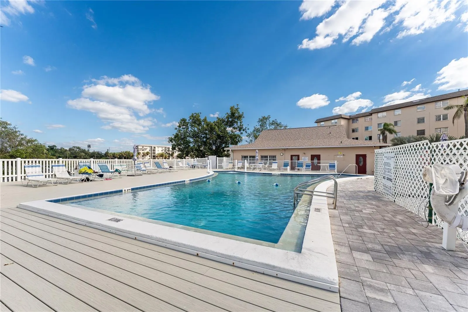 3915 LAKE BAYSHORE DR #Bldg F 306, #Bldg F 306