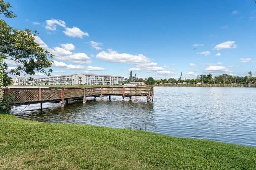 3915 LAKE BAYSHORE DR #Bldg F 306, #Bldg F 306