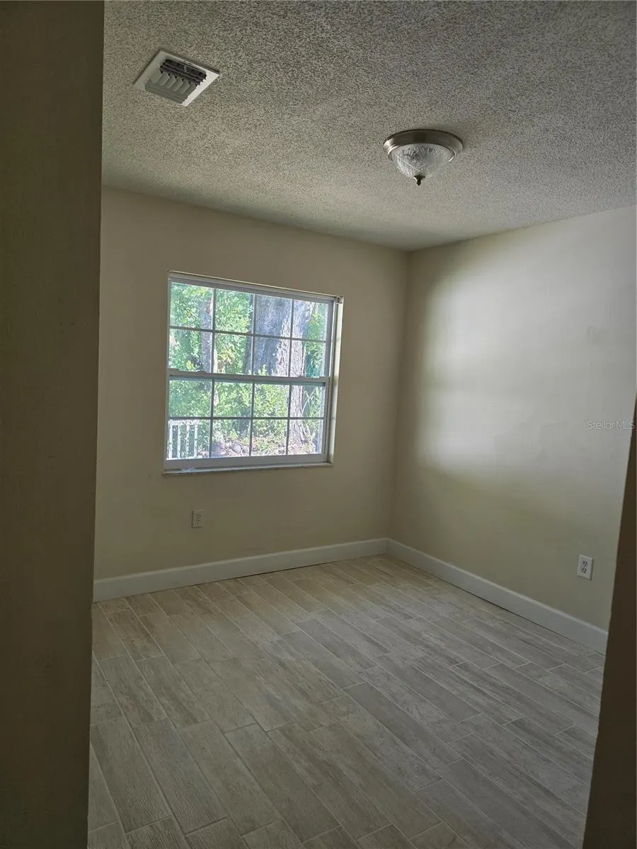 1215 6TH ST W