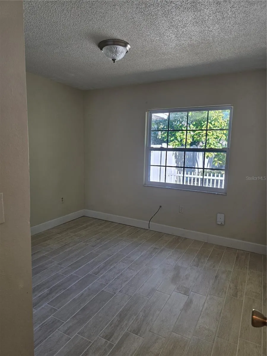 1215 6TH ST W
