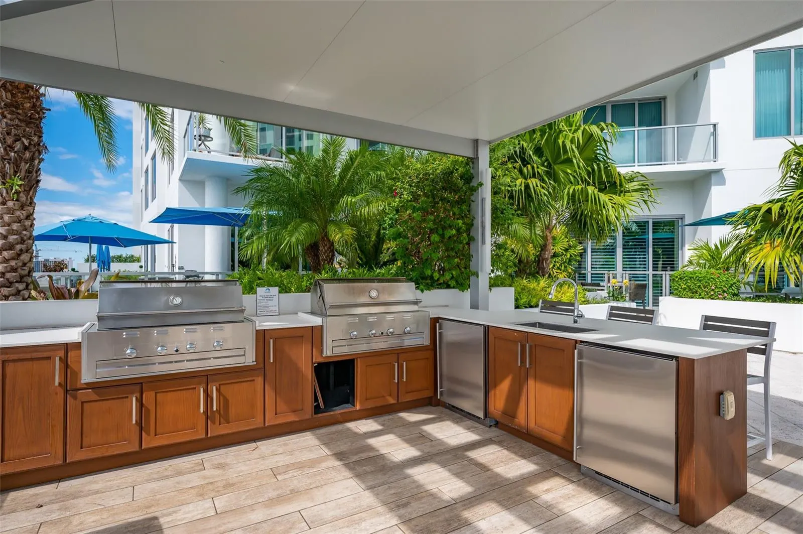 111 S PINEAPPLE AVE #1013, #1013