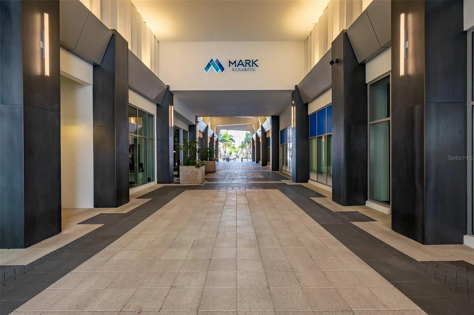 111 S PINEAPPLE AVE #1013, #1013