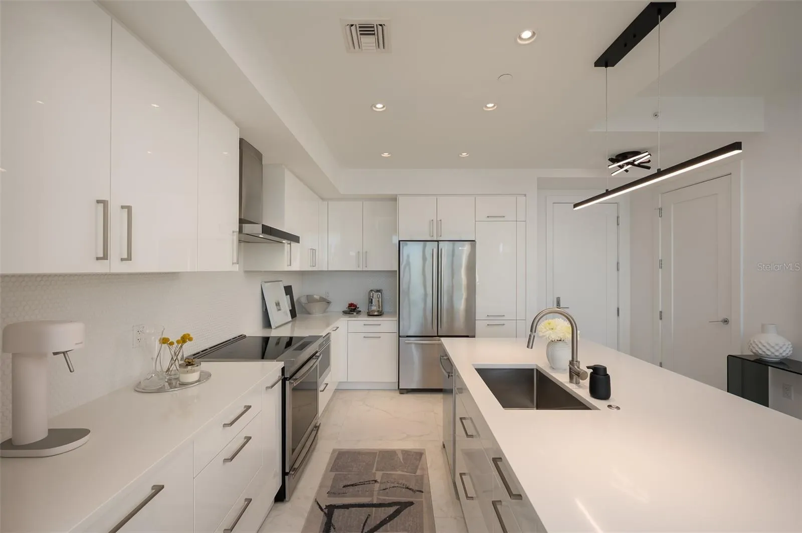 111 S PINEAPPLE AVE #1013, #1013