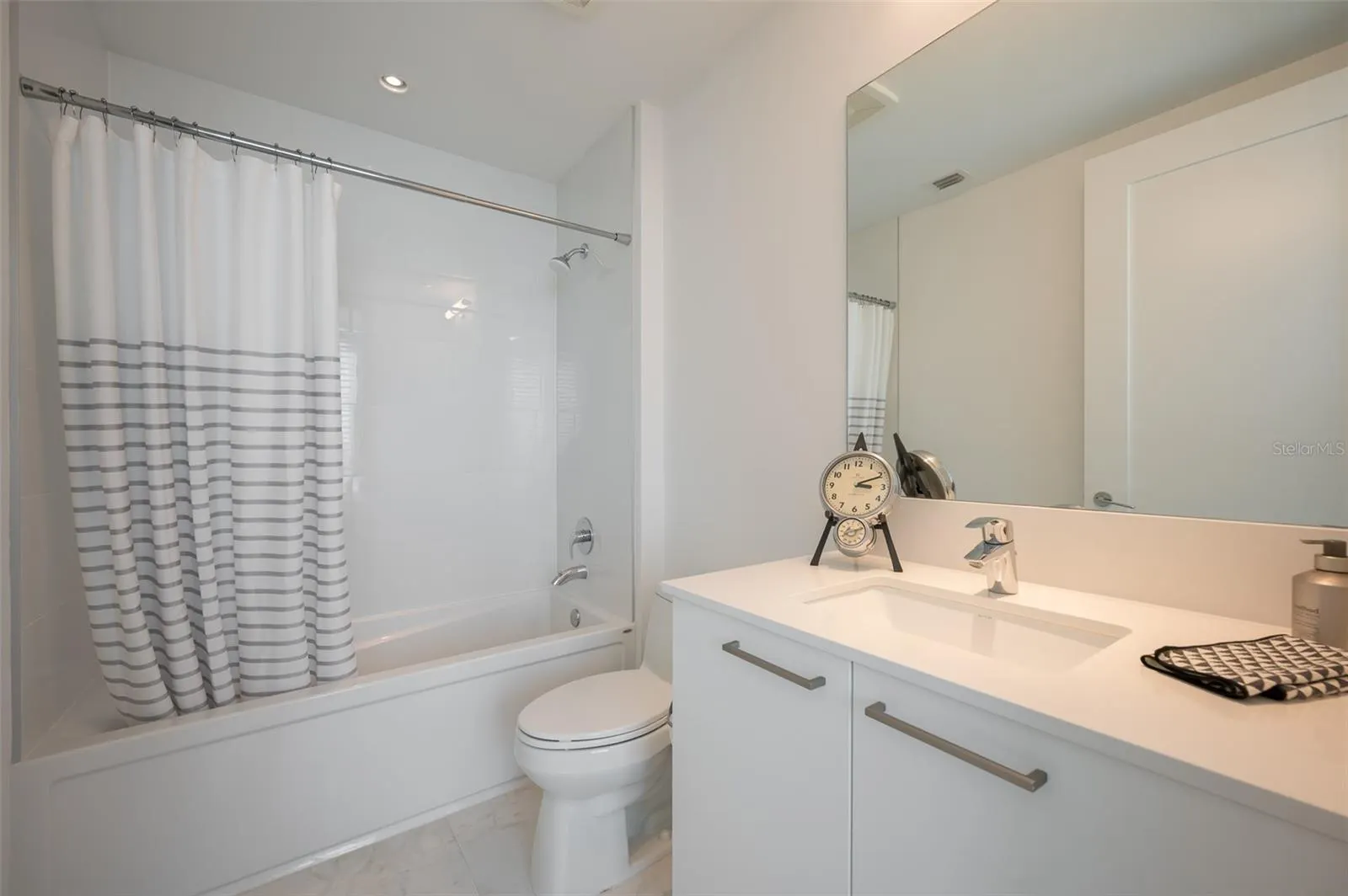 111 S PINEAPPLE AVE #1013, #1013