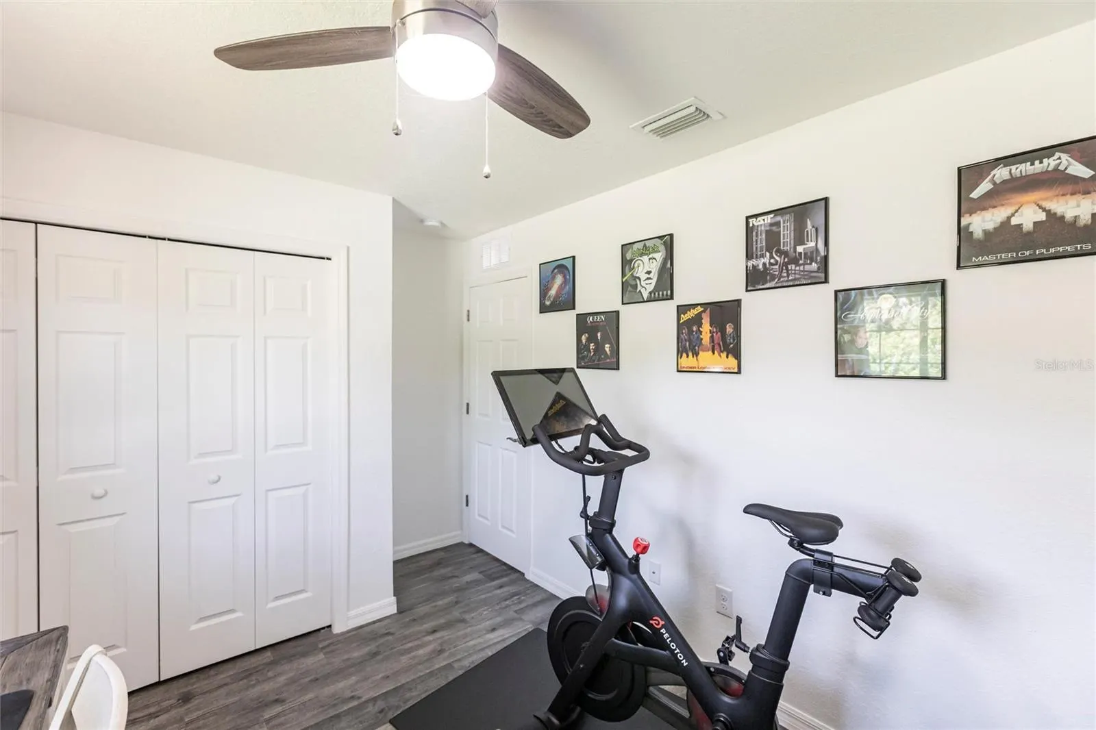 1710 BLACKWOOD CIR
